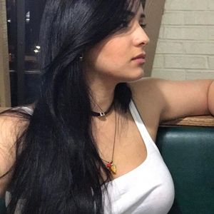 Meet your Posher, Paola